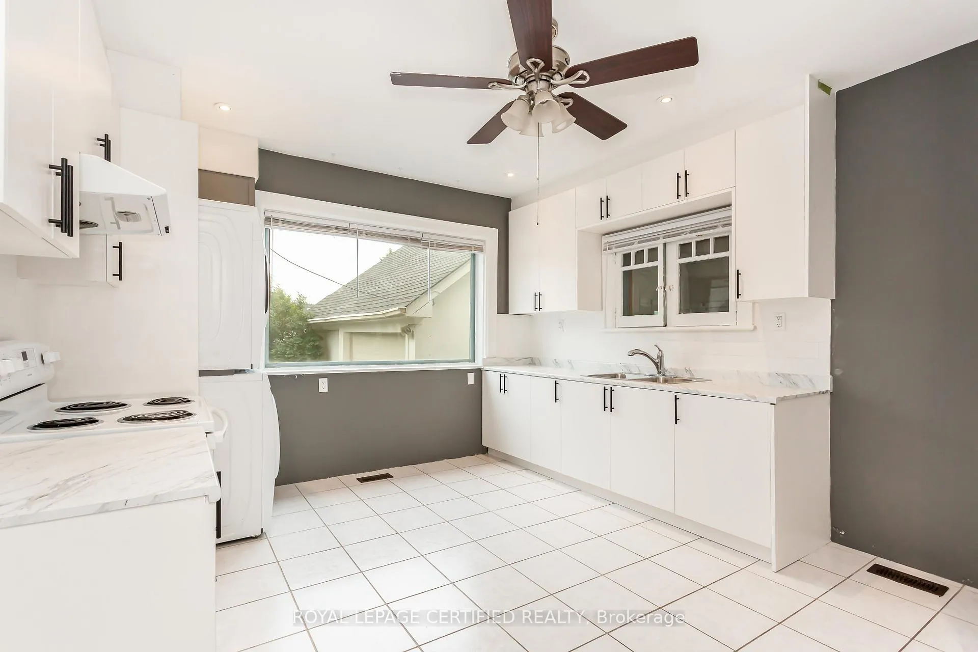 Photo 19 of 391 Dundas Street E, Hamilton, Waterdown — HOMEH
