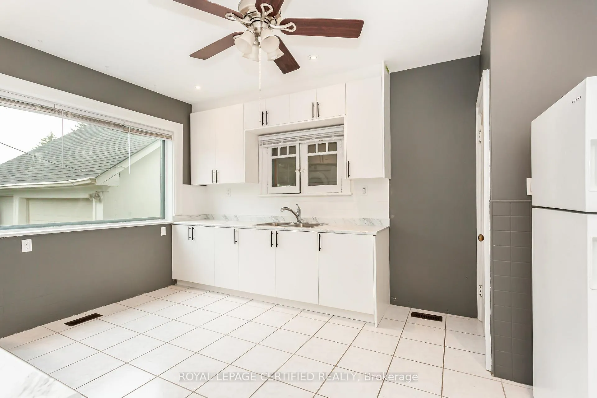 Photo 20 of 391 Dundas Street E, Hamilton, Waterdown — HOMEH
