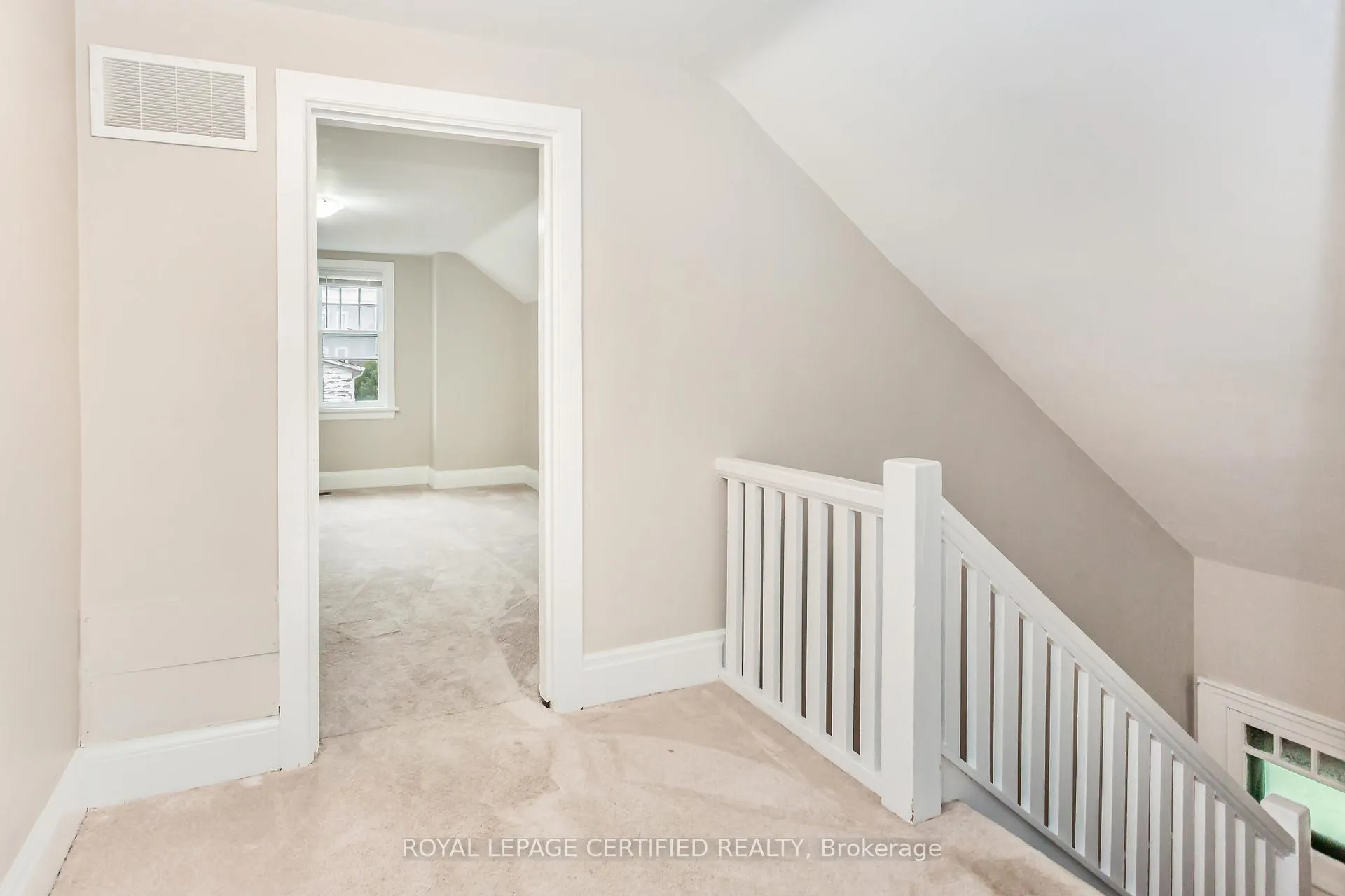 Photo 32 of 391 Dundas Street E, Hamilton, Waterdown — HOMEH