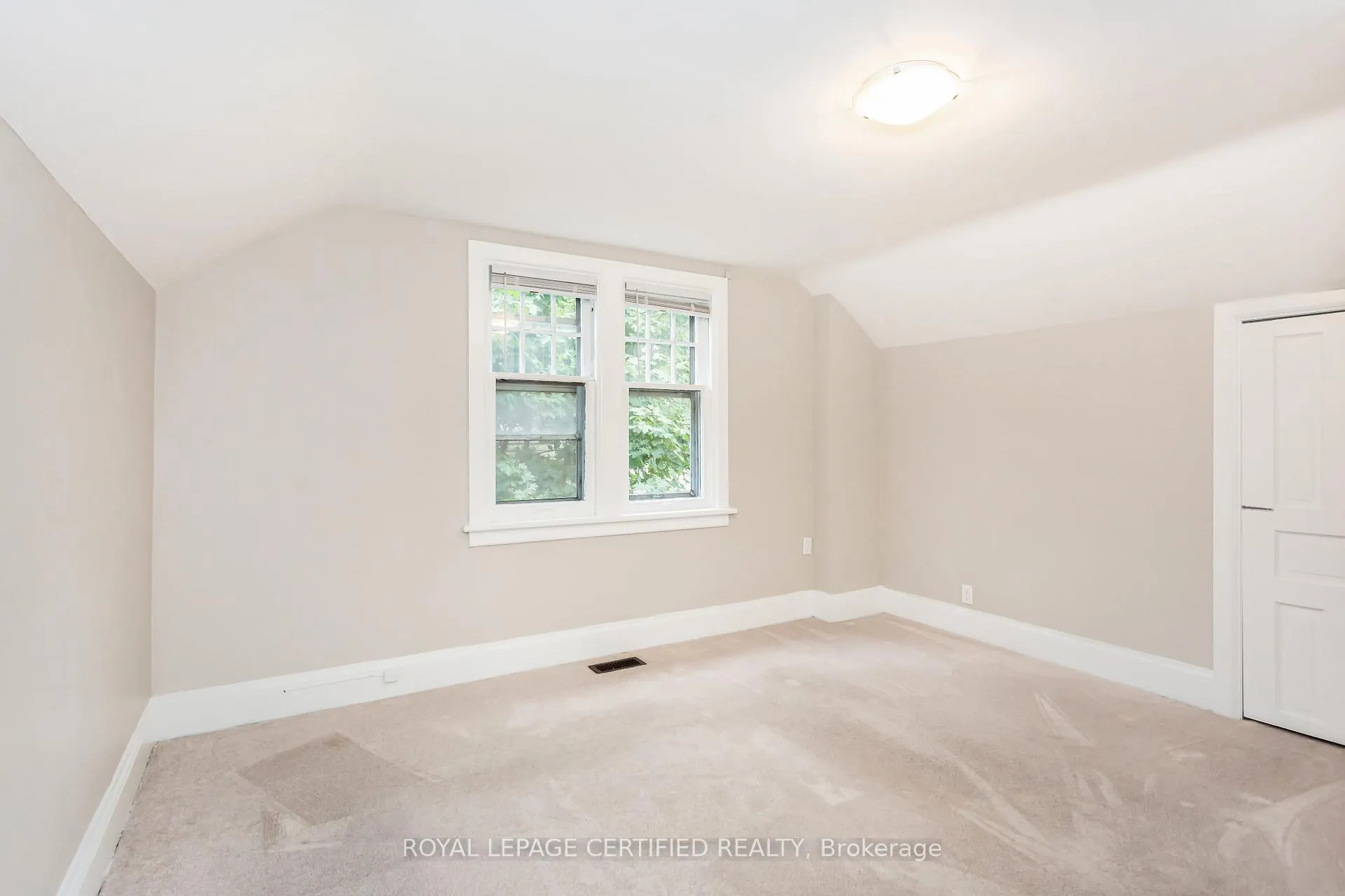 Photo 37 of 391 Dundas Street E, Hamilton, Waterdown — HOMEH
