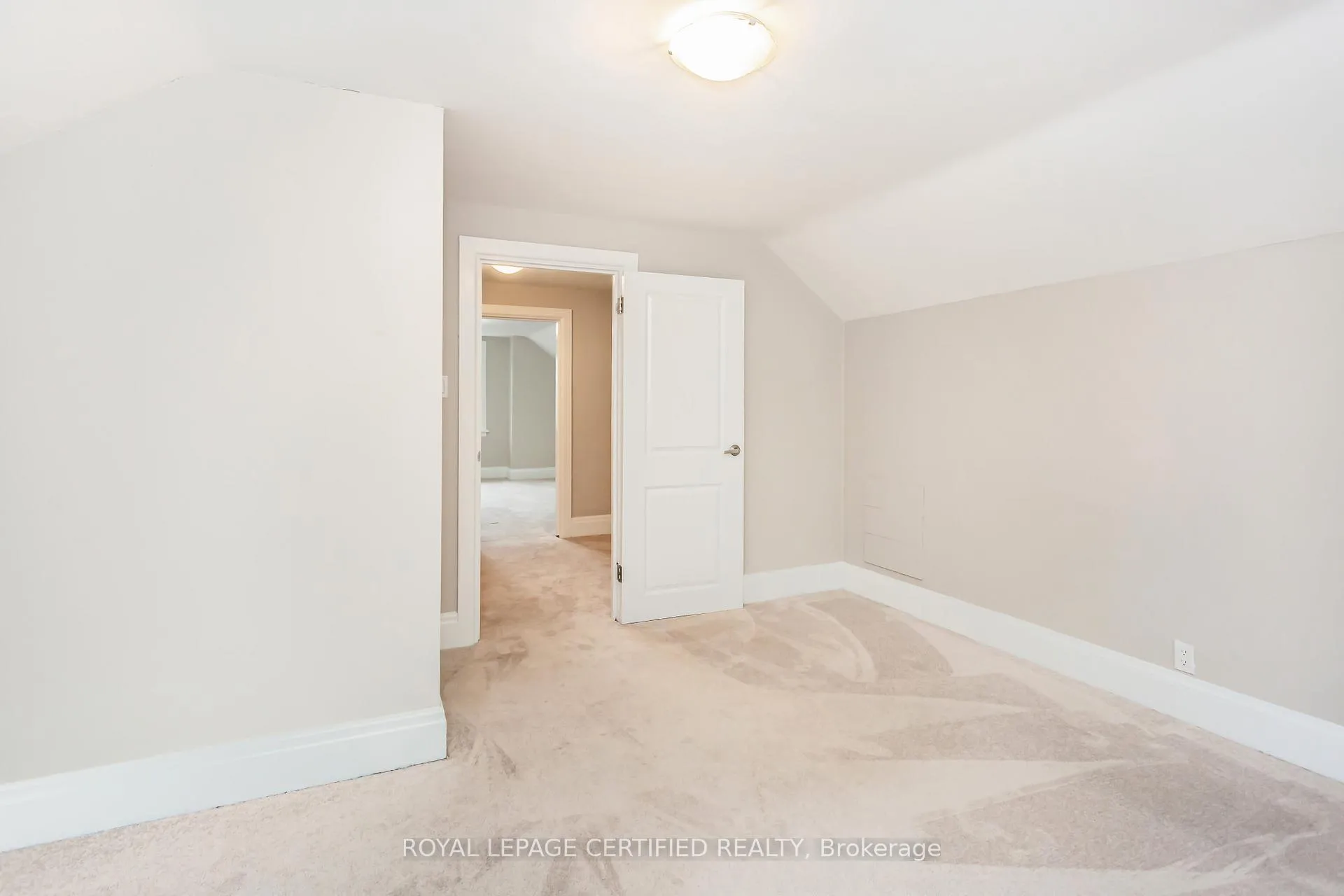 Photo 39 of 391 Dundas Street E, Hamilton, Waterdown — HOMEH