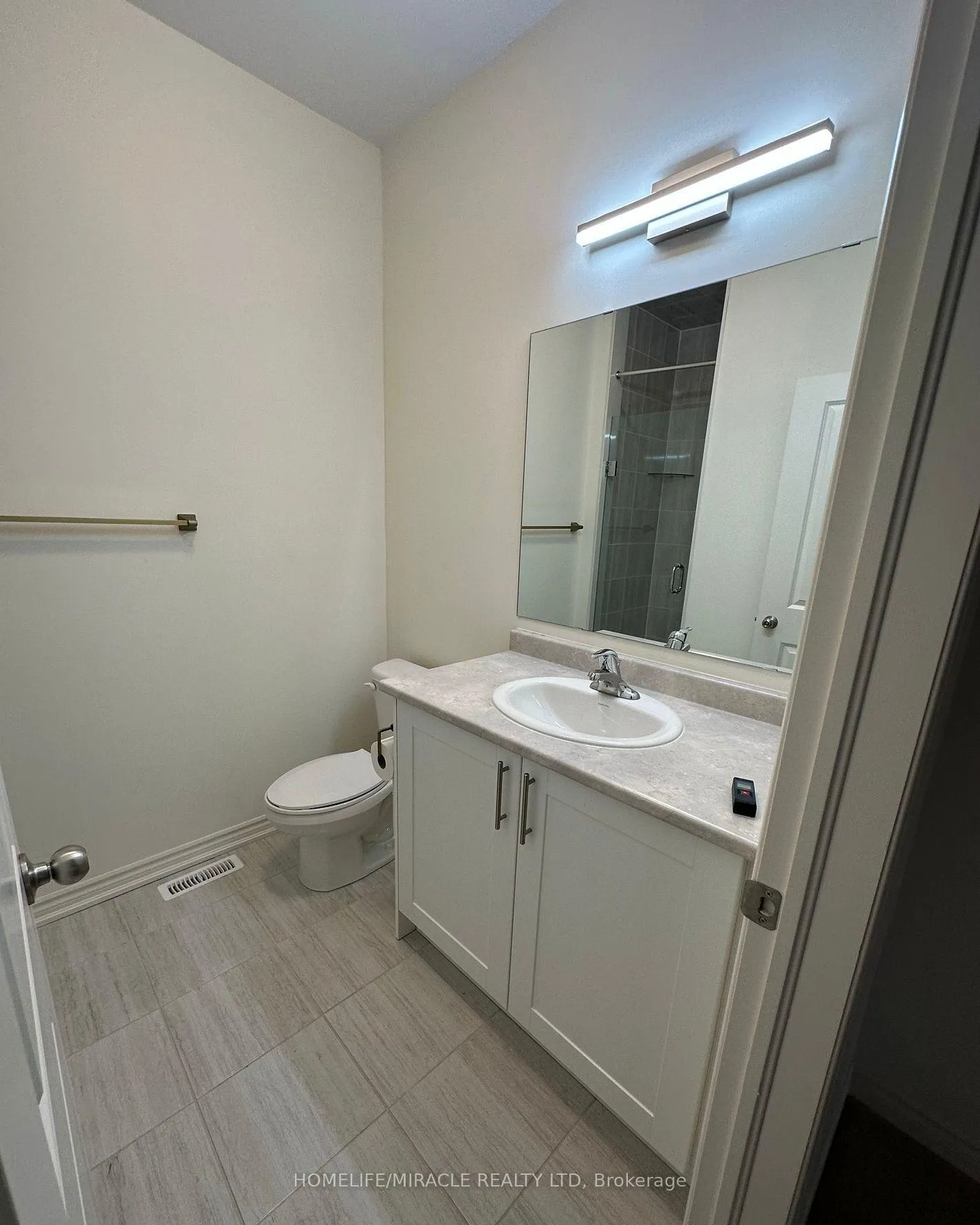 Photo 6 of 18 Arrowview Drive, Brampton, Northwest Brampton — HOMEH
