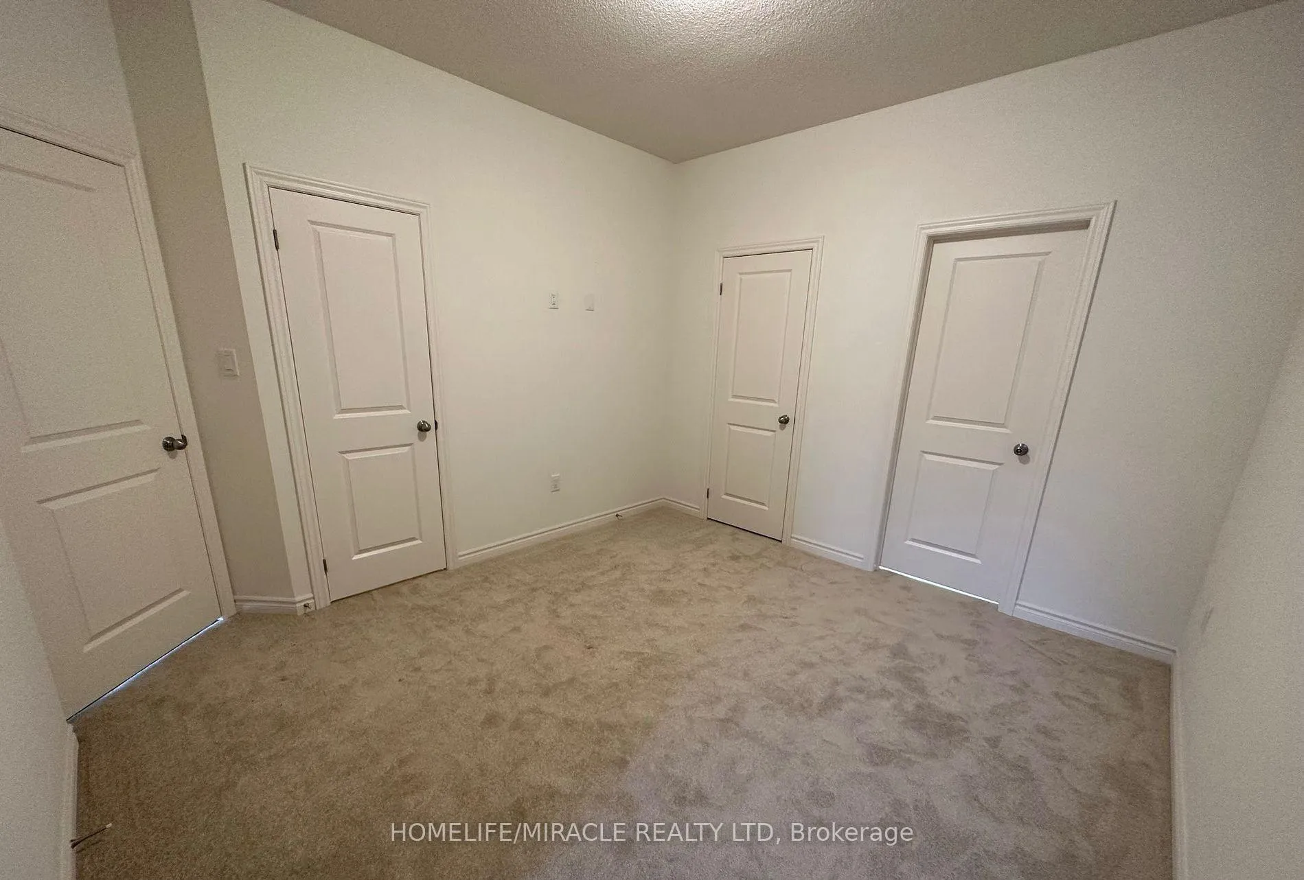 Photo 12 of 18 Arrowview Drive, Brampton, Northwest Brampton — HOMEH