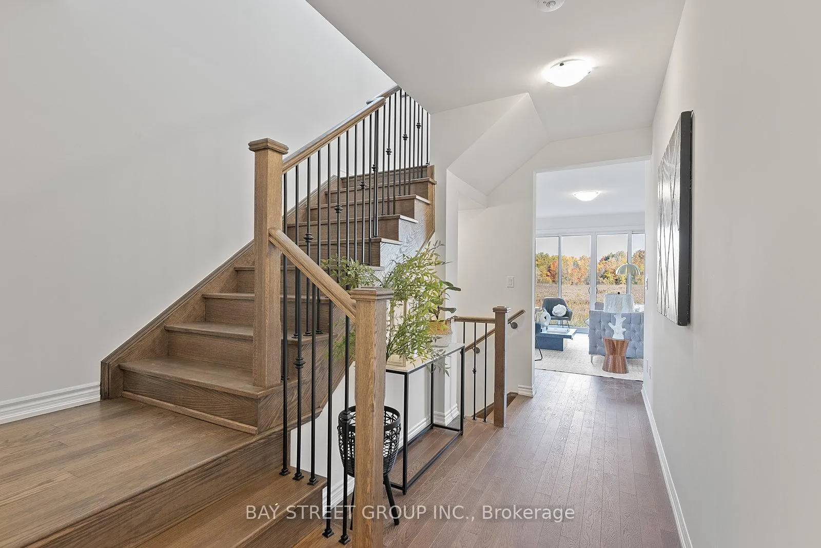 Photo 3 of 1056 Pisces Trail, Pickering, Rural Pickering — HOMEH