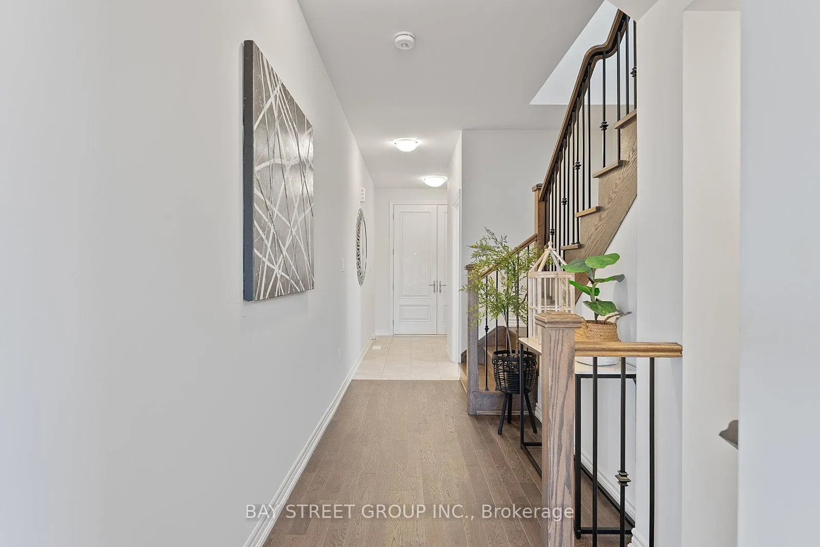 Photo 4 of 1056 Pisces Trail, Pickering, Rural Pickering — HOMEH