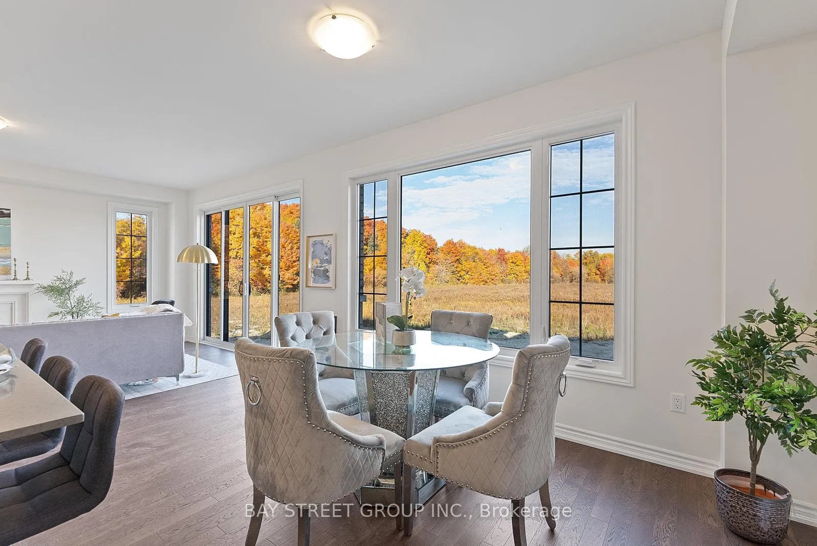 Photo 10 of 1056 Pisces Trail, Pickering, Rural Pickering — HOMEH