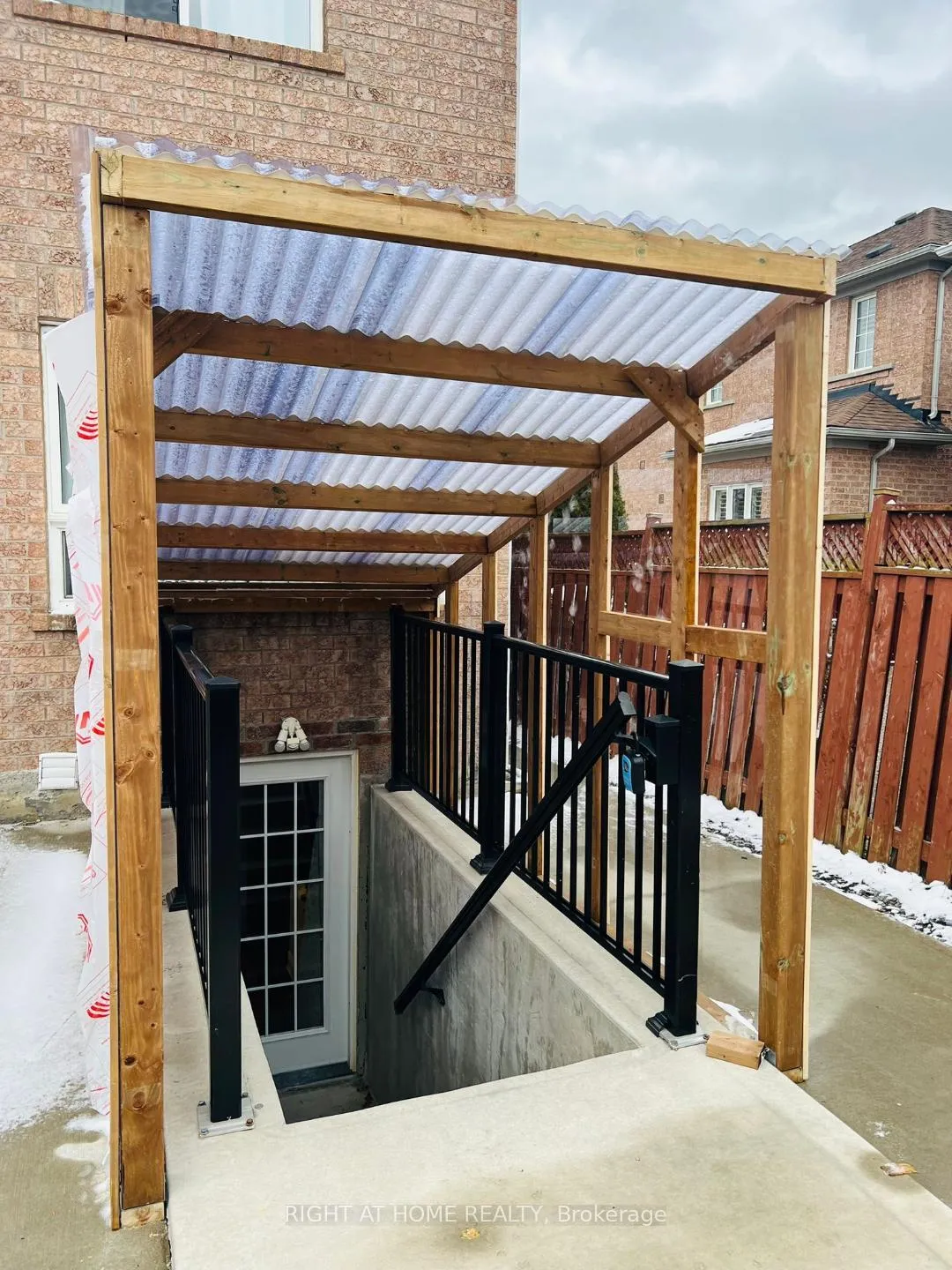 Photo 2 of Unit Lower, 36 Mccrimmon Drive, Brampton, Fletcher's Meadow — HOMEH