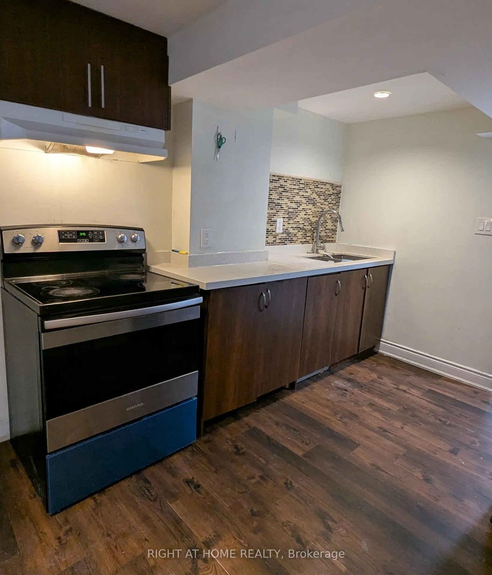 Photo 4 of Unit Lower, 36 Mccrimmon Drive, Brampton, Fletcher's Meadow — HOMEH