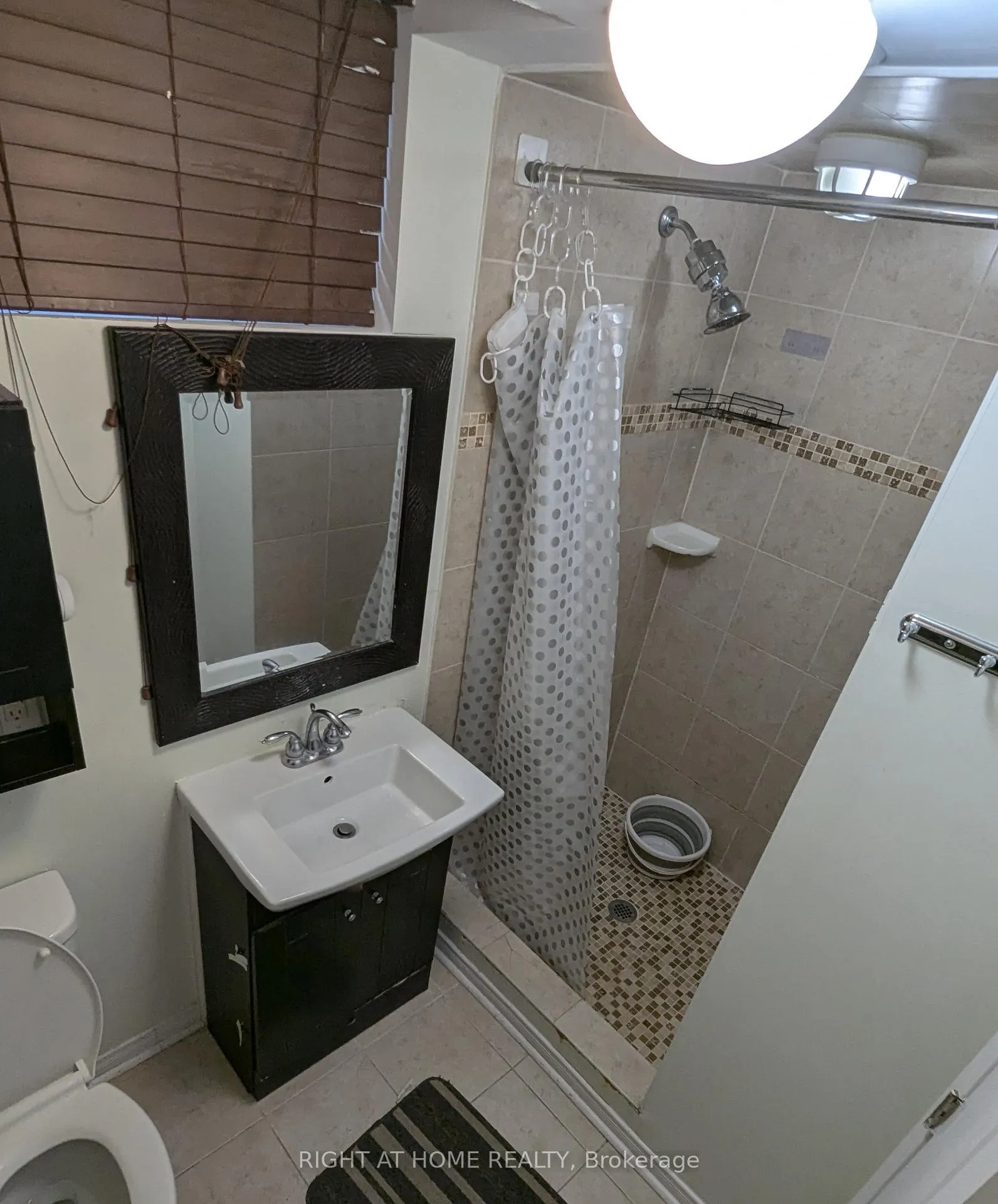 Photo 5 of Unit Lower, 36 Mccrimmon Drive, Brampton, Fletcher's Meadow — HOMEH