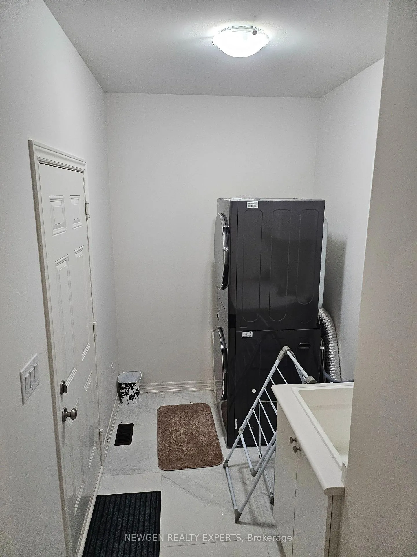 Photo 13 of 36 Ebenezer Drive, Hamilton, Waterdown — HOMEH