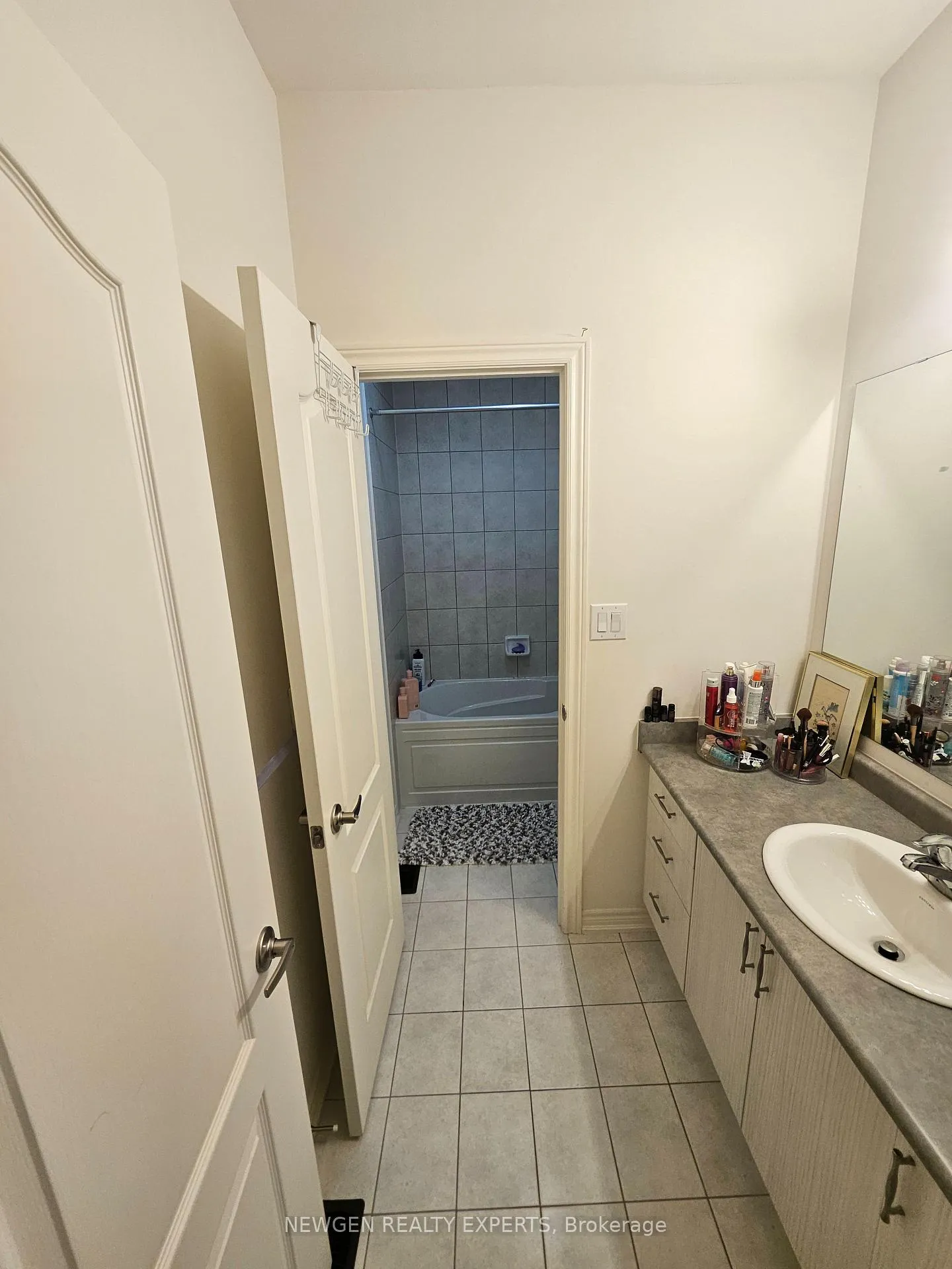 Photo 20 of 36 Ebenezer Drive, Hamilton, Waterdown — HOMEH