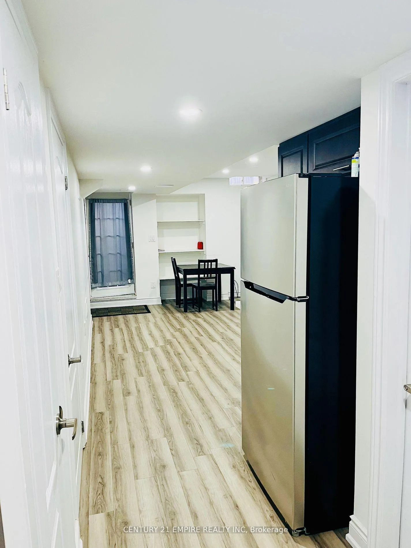 Photo 5 of Unit Bsmt, 162 Decker Hollow Circle, Brampton, Credit Valley — HOMEH