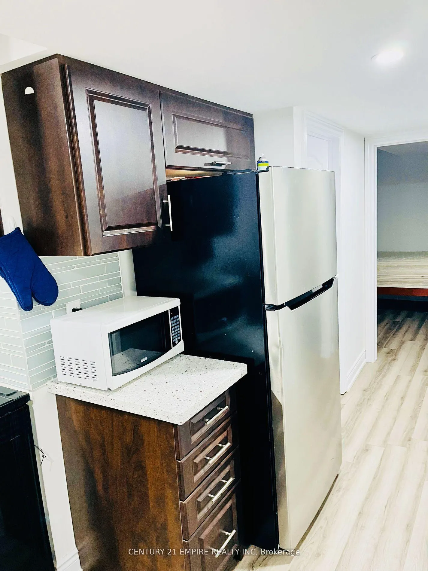 Photo 6 of Unit Bsmt, 162 Decker Hollow Circle, Brampton, Credit Valley — HOMEH