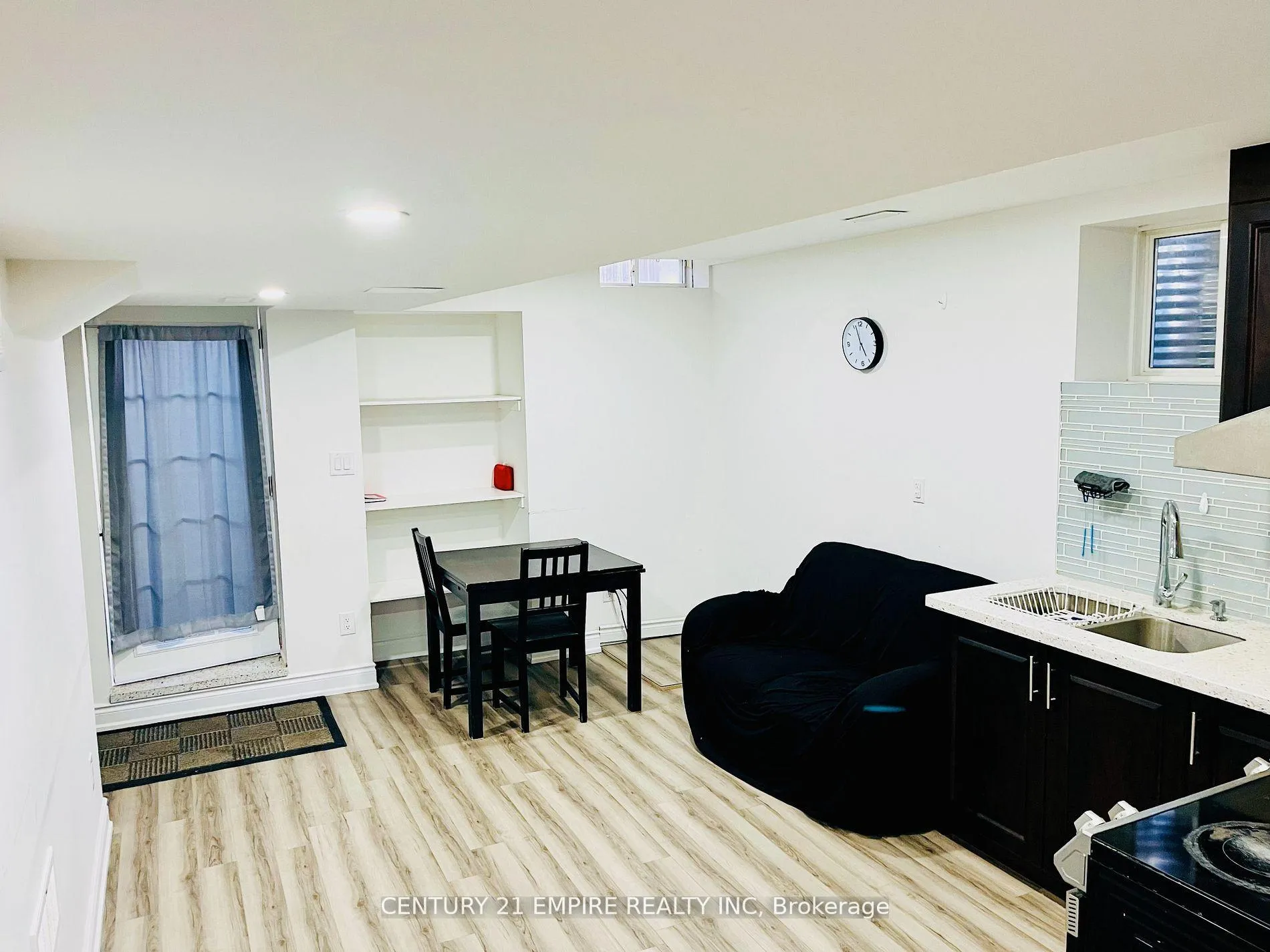 Photo 7 of Unit Bsmt, 162 Decker Hollow Circle, Brampton, Credit Valley — HOMEH