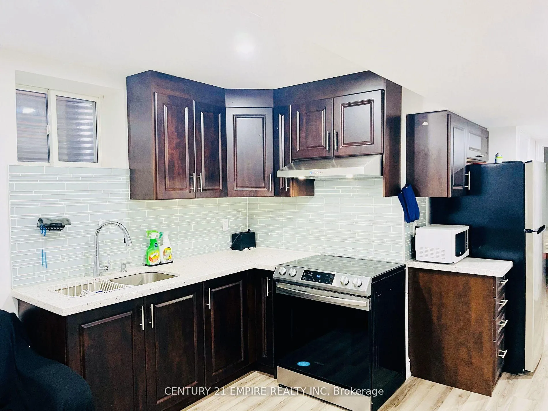 Photo 8 of Unit Bsmt, 162 Decker Hollow Circle, Brampton, Credit Valley — HOMEH