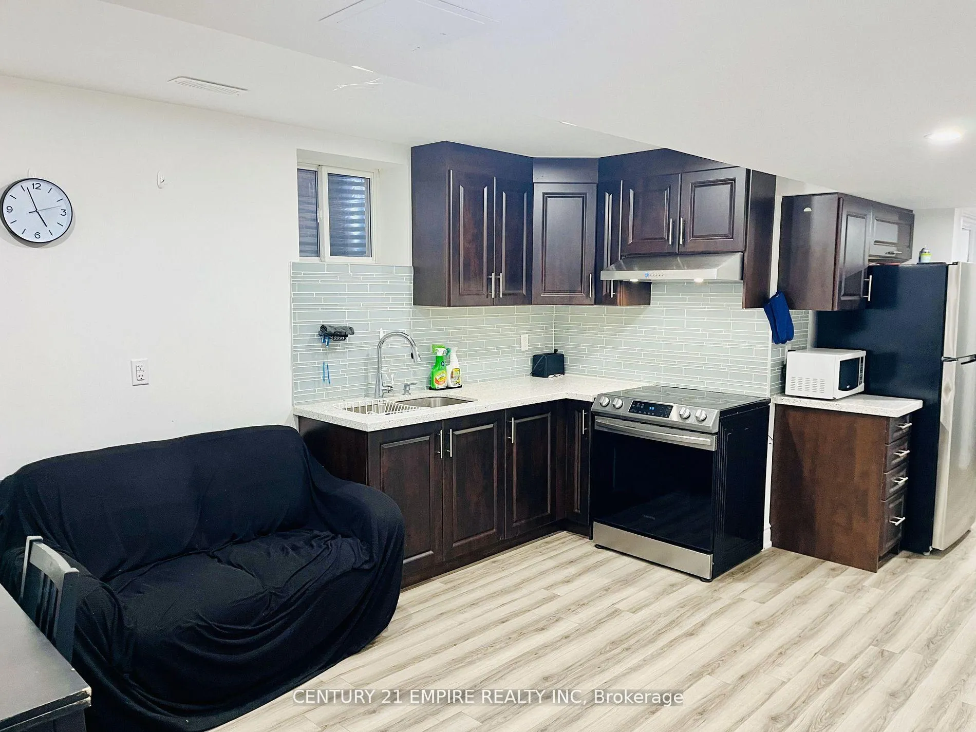Photo 9 of Unit Bsmt, 162 Decker Hollow Circle, Brampton, Credit Valley — HOMEH