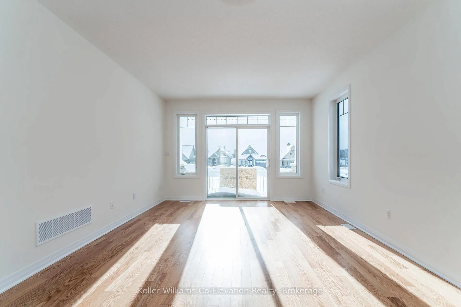 Photo 12 of 547 Hudson Crescent, Midland — HOMEH