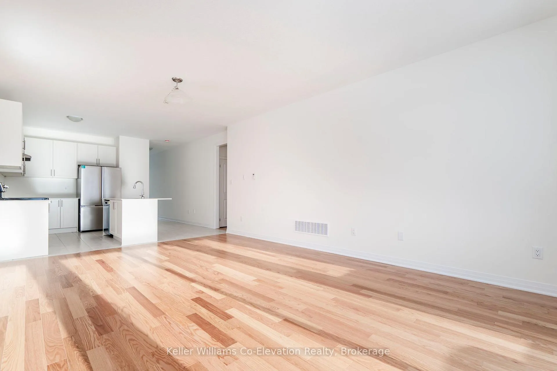 Photo 15 of 547 Hudson Crescent, Midland — HOMEH