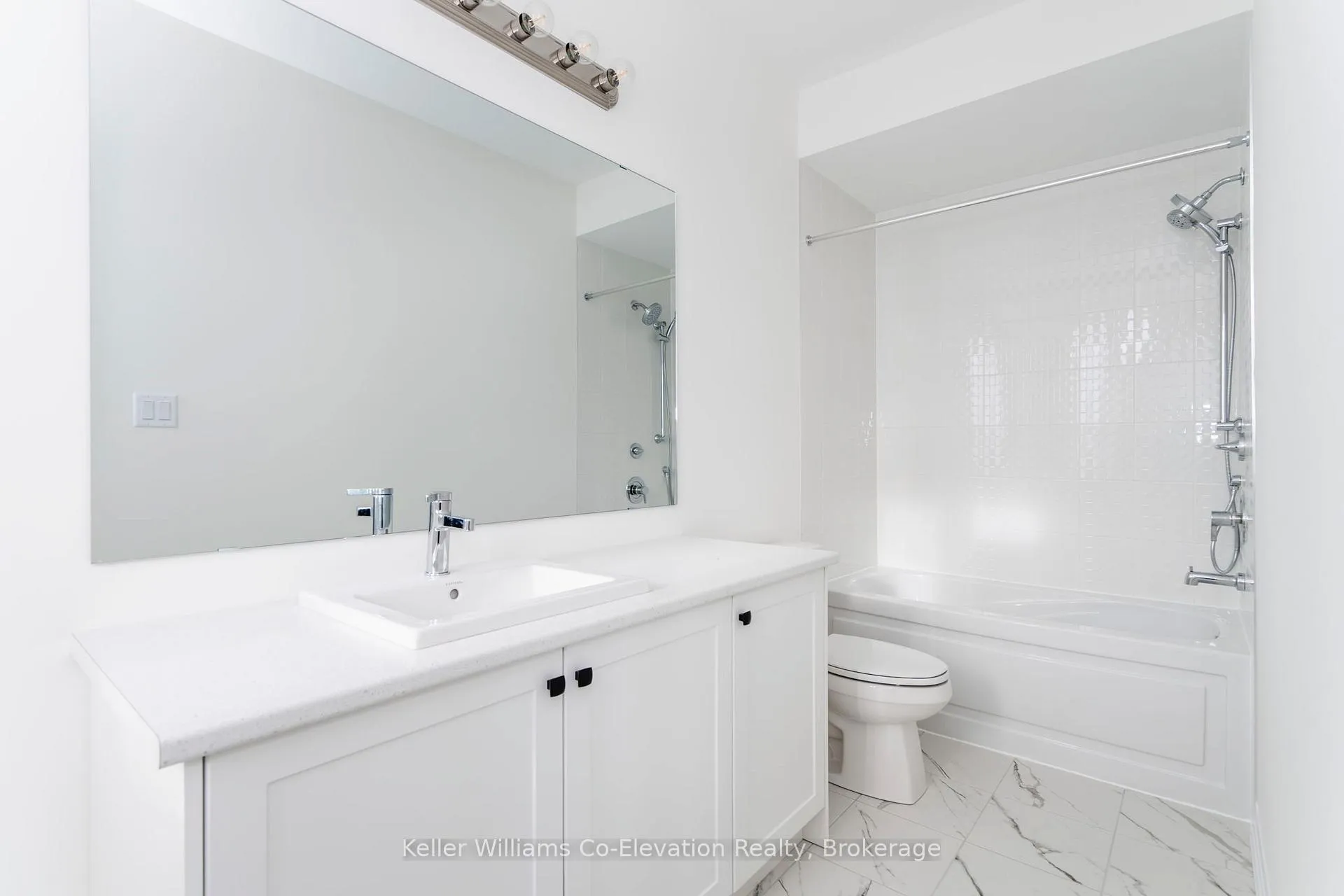 Photo 20 of 547 Hudson Crescent, Midland — HOMEH