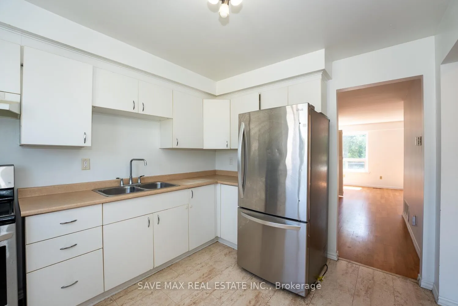 Photo 10 of 62 Moregate Crescent, Brampton, Central Park — HOMEH