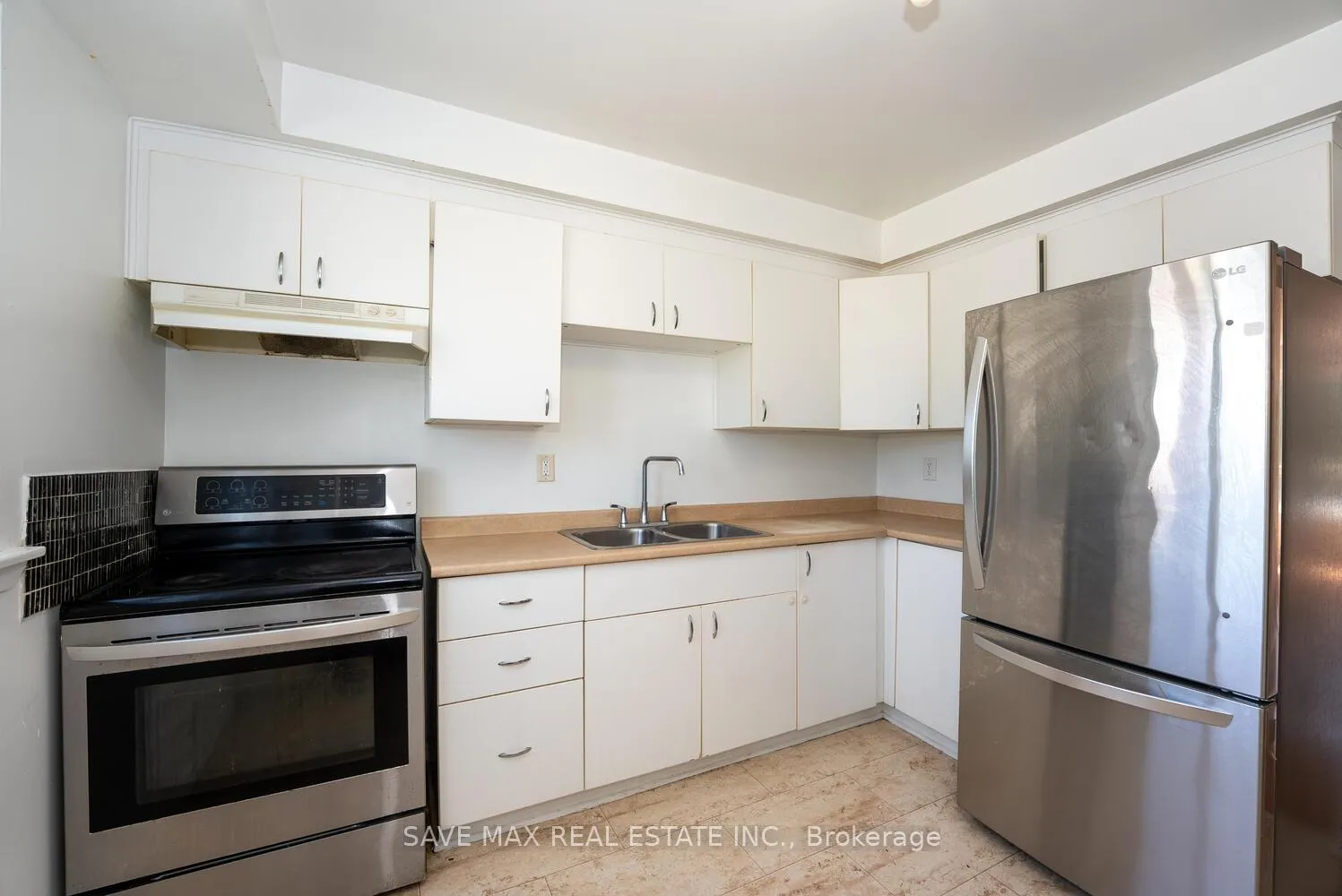 Photo 11 of 62 Moregate Crescent, Brampton, Central Park — HOMEH
