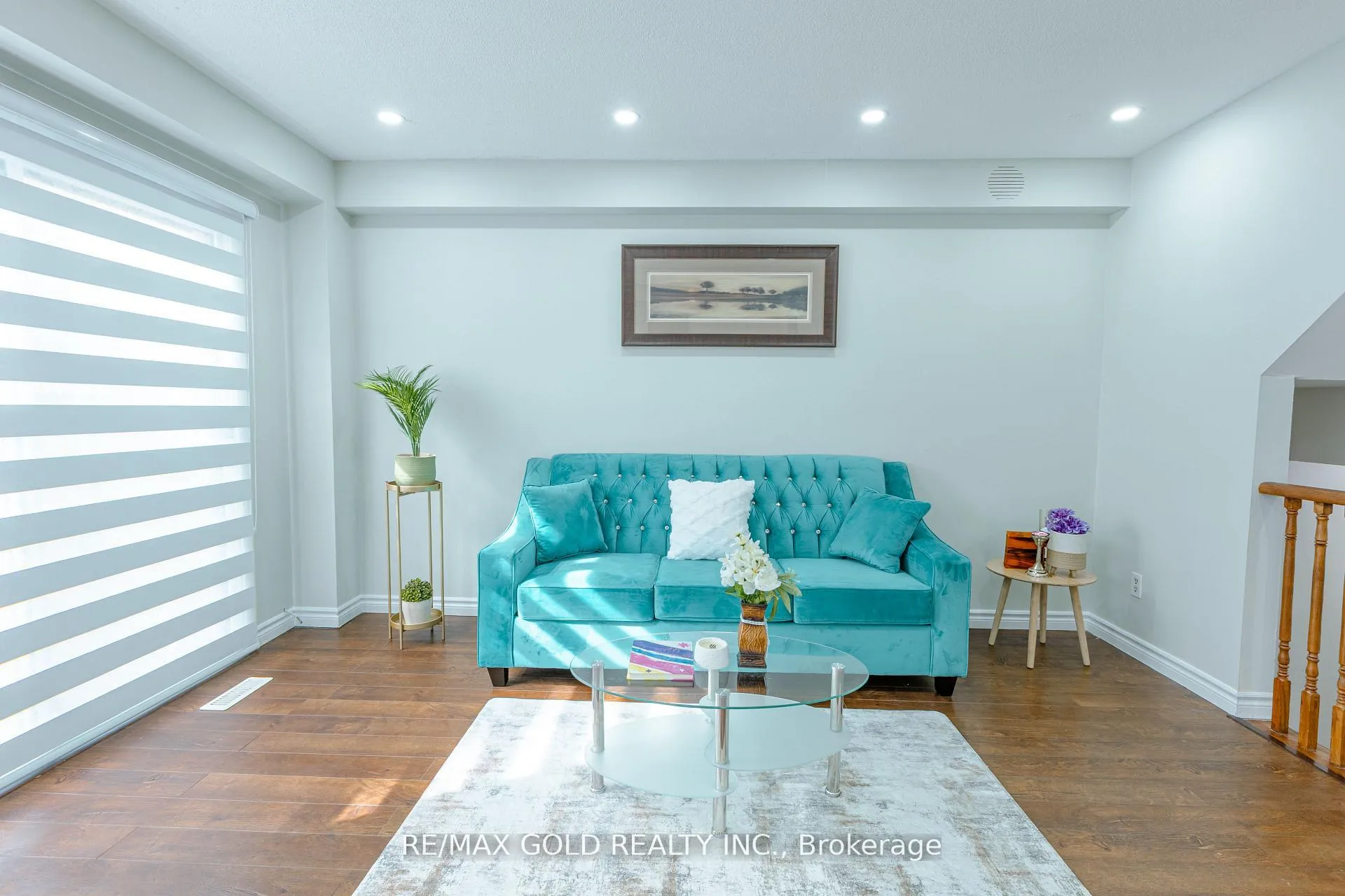 Photo 3 of 337 Fleetwood Crescent, Brampton, Southgate — HOMEH