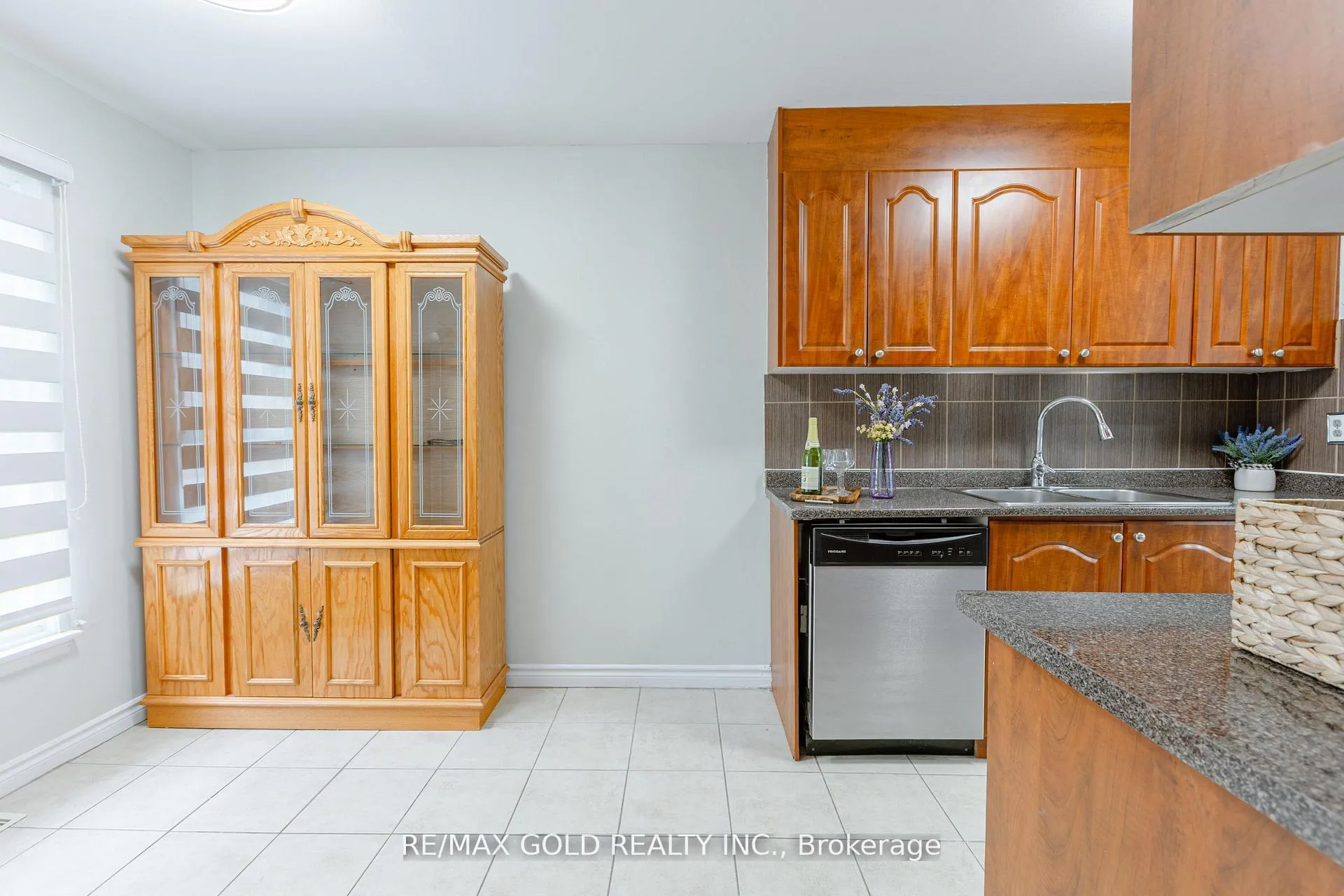 Photo 13 of 337 Fleetwood Crescent, Brampton, Southgate — HOMEH