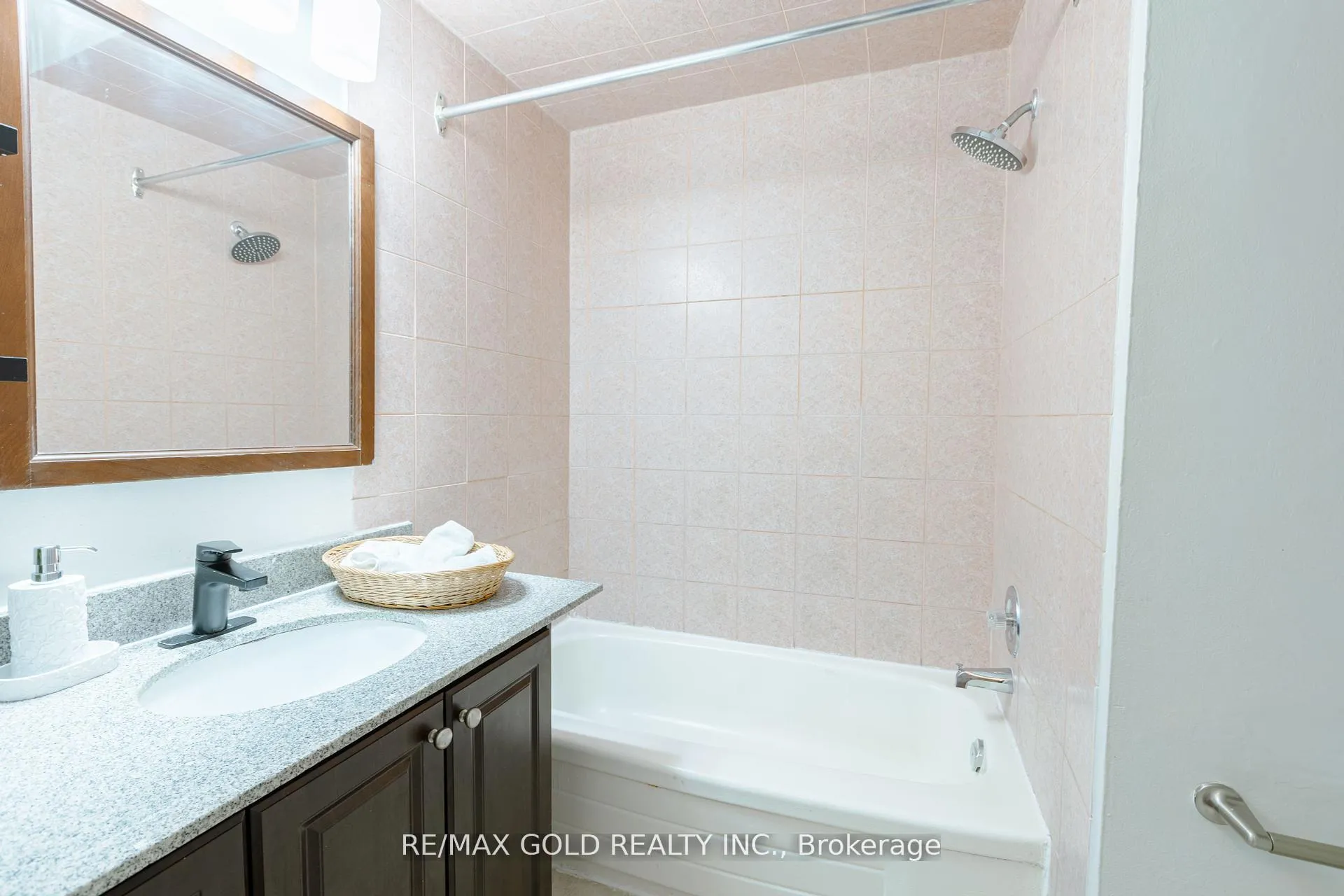 Photo 20 of 337 Fleetwood Crescent, Brampton, Southgate — HOMEH