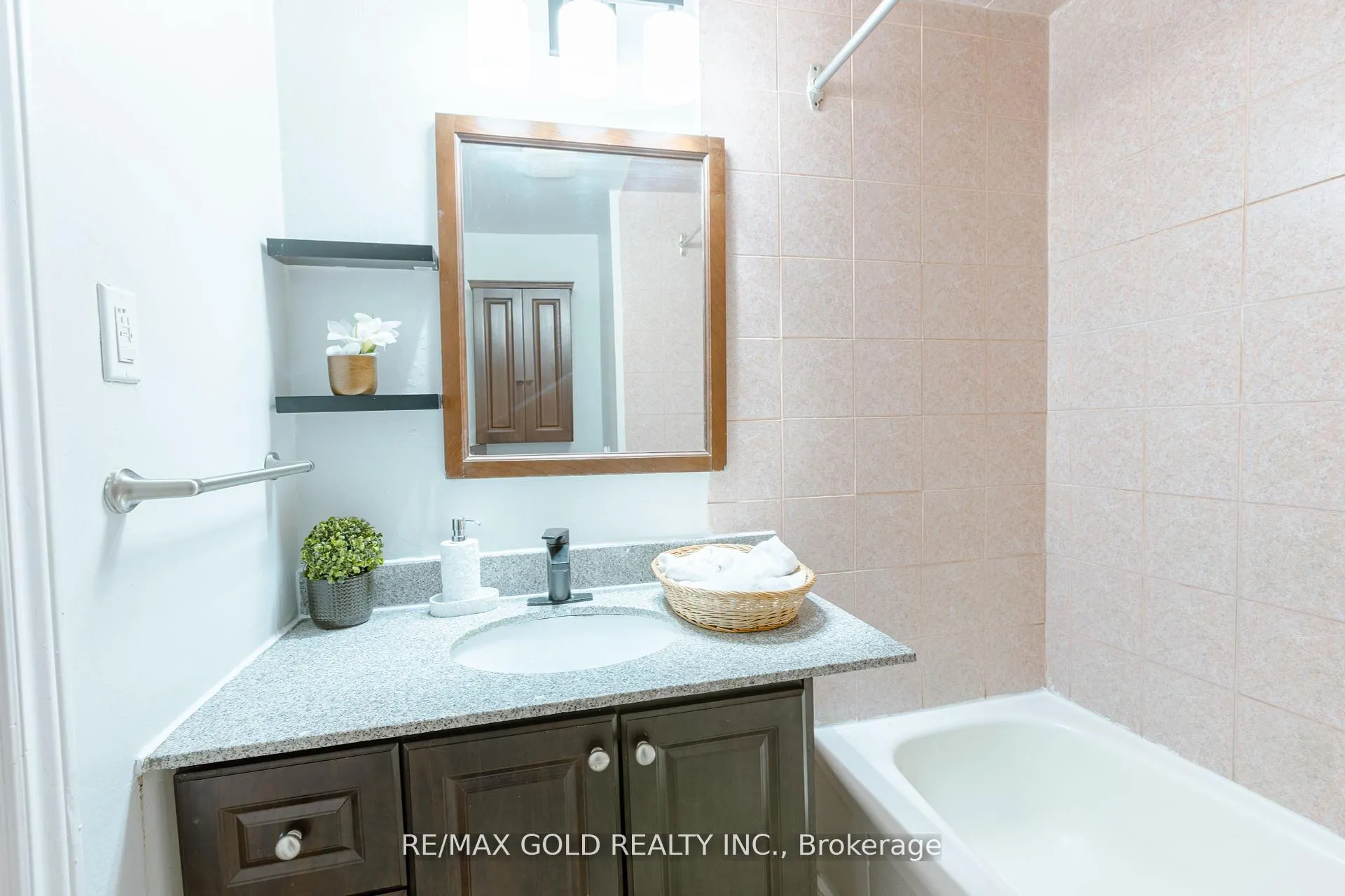 Photo 21 of 337 Fleetwood Crescent, Brampton, Southgate — HOMEH