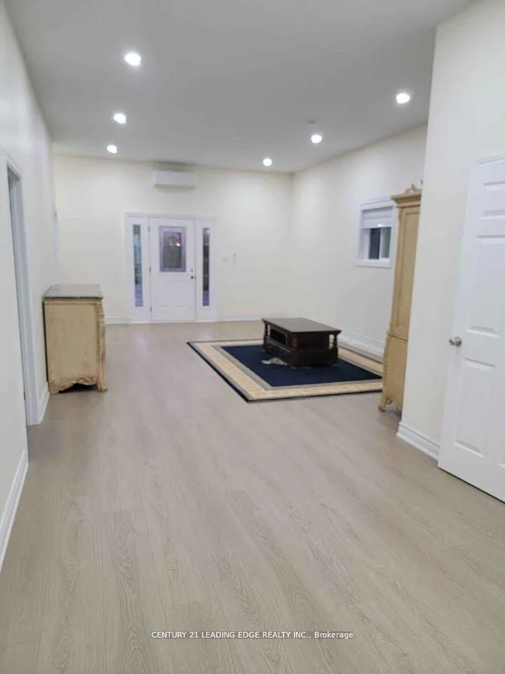 Front of Unit A, 352 Sunnyridge Road