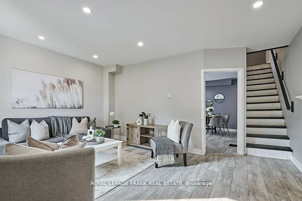 Photo 5 of 493 St. Lawrence Avenue, Oshawa, Central — HOMEH