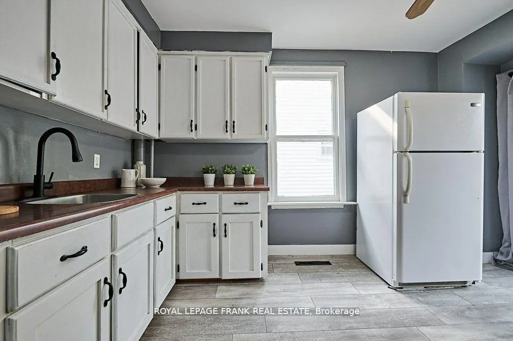 Photo 18 of 493 St. Lawrence Avenue, Oshawa, Central — HOMEH