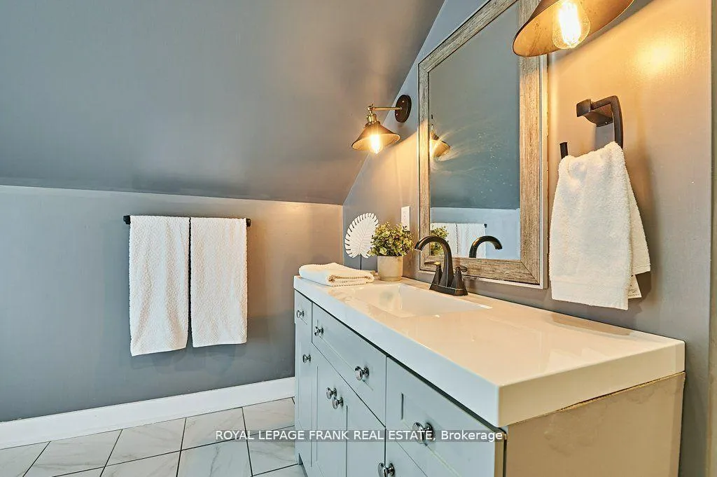 Photo 22 of 493 St. Lawrence Avenue, Oshawa, Central — HOMEH