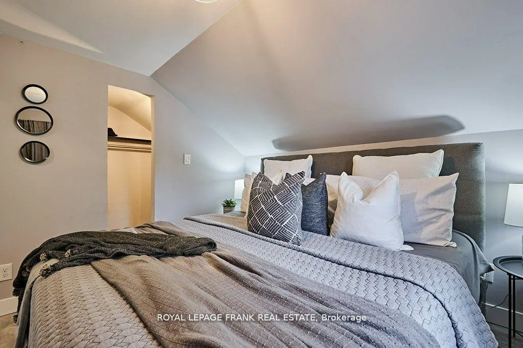 Photo 25 of 493 St. Lawrence Avenue, Oshawa, Central — HOMEH
