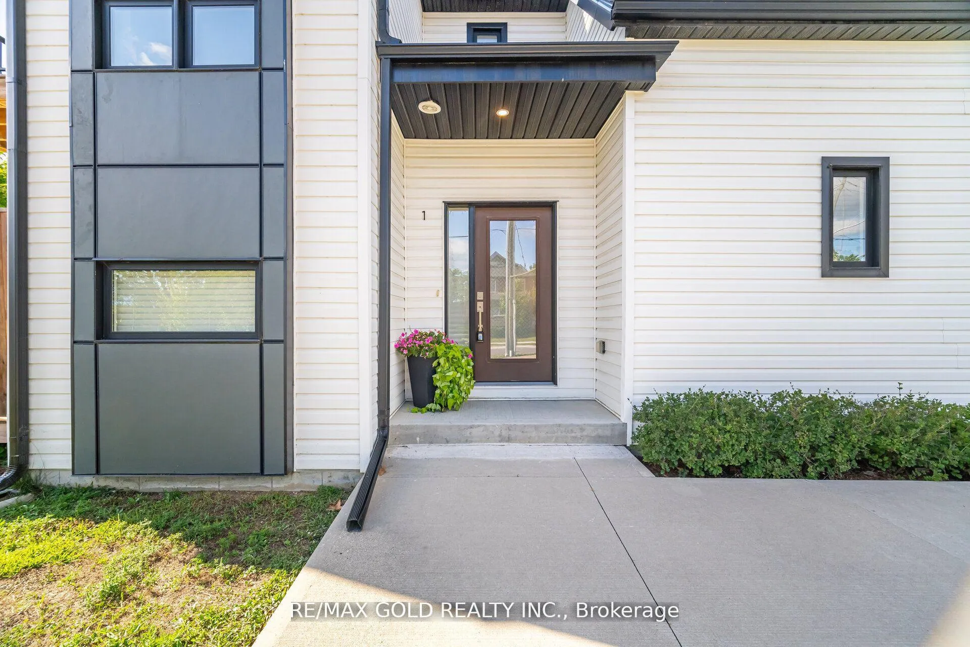 Photo 4 of Unit 1, 110 Fergus Avenue, Kitchener — HOMEH
