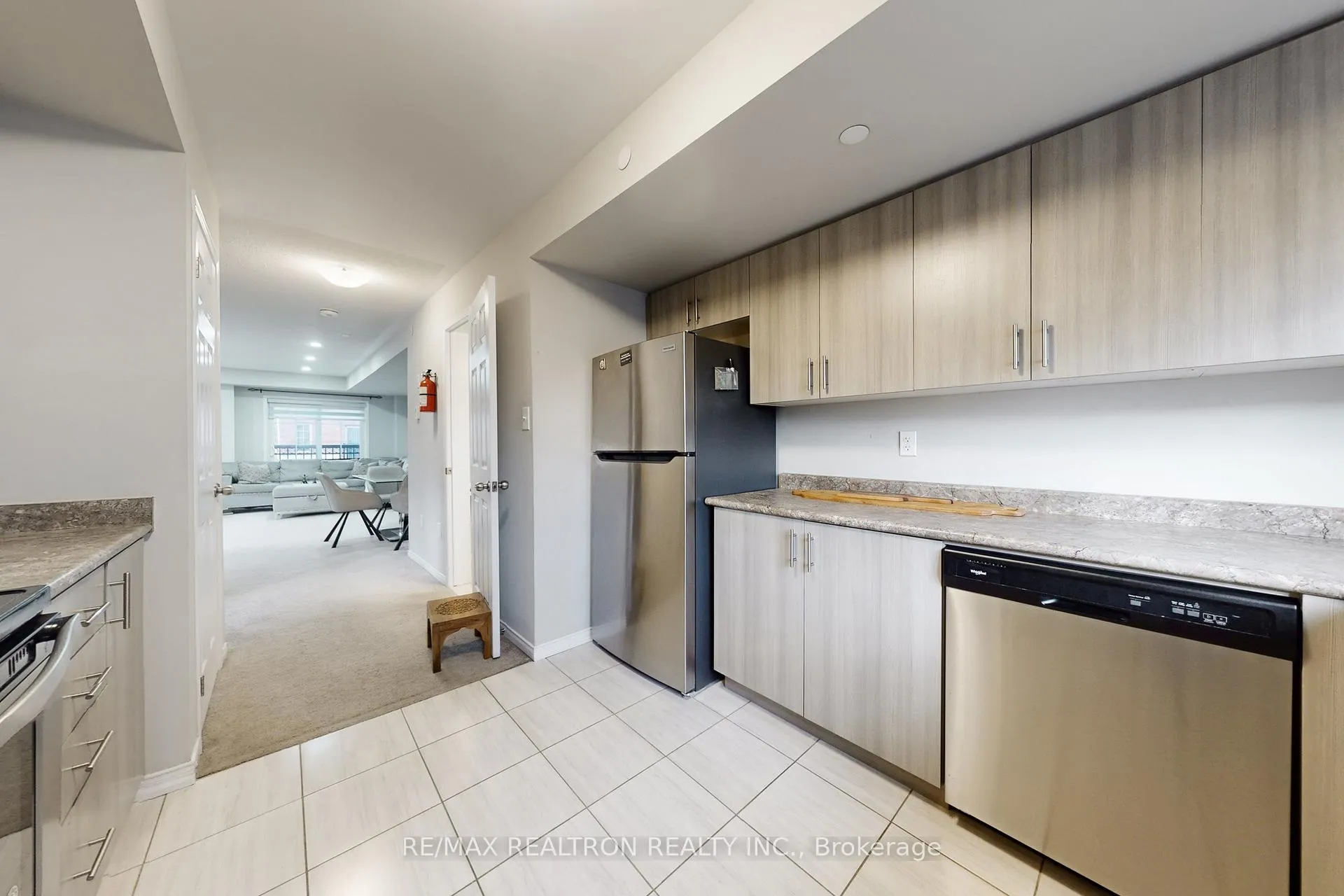 Photo 12 of 49 Filly Path, Oshawa, Windfields — HOMEH