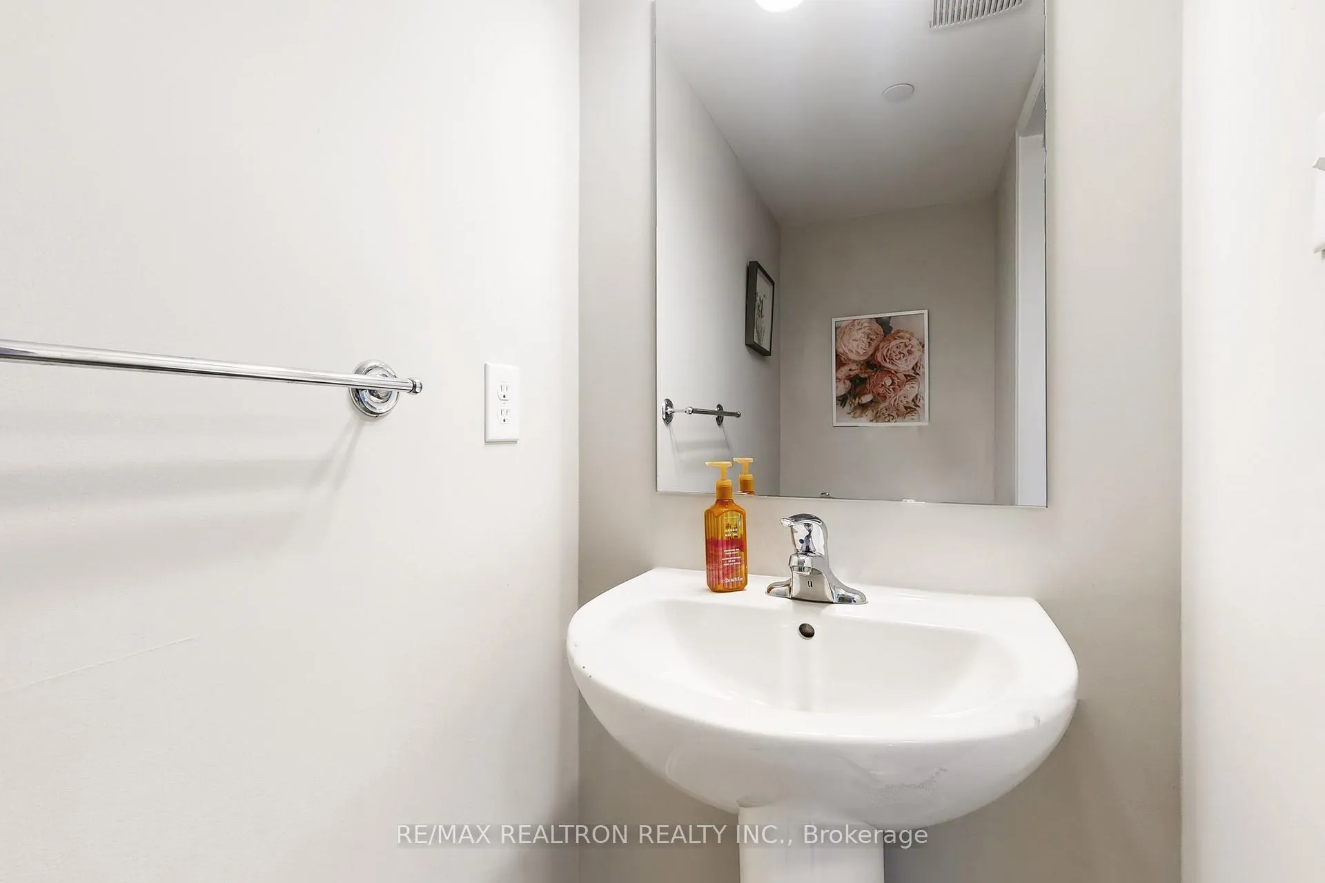 Photo 13 of 49 Filly Path, Oshawa, Windfields — HOMEH