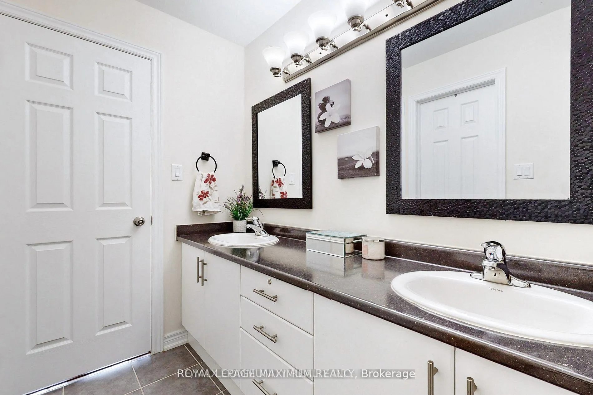 Photo 10 of 4 Flay Court, Innisfil, Cookstown — HOMEH