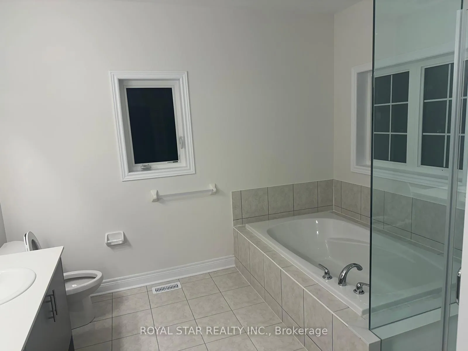 Photo 17 of 42 Keyworth Crescent, Brampton, Sandringham-Wellington North — HOMEH