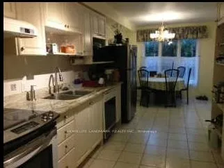 Photo 5 of 76 Lichfield Road, Markham, Unionville — HOMEH