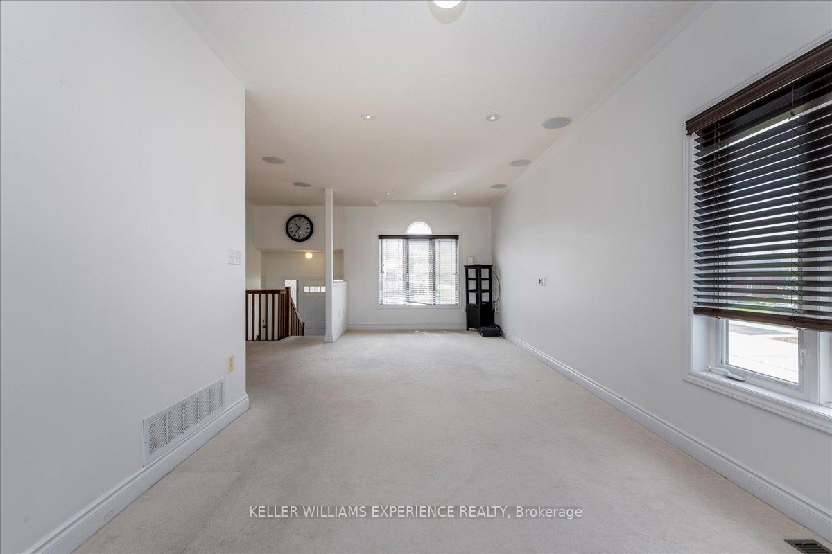 Photo 7 of 33 Primrose Crescent, Barrie, Ardagh — HOMEH