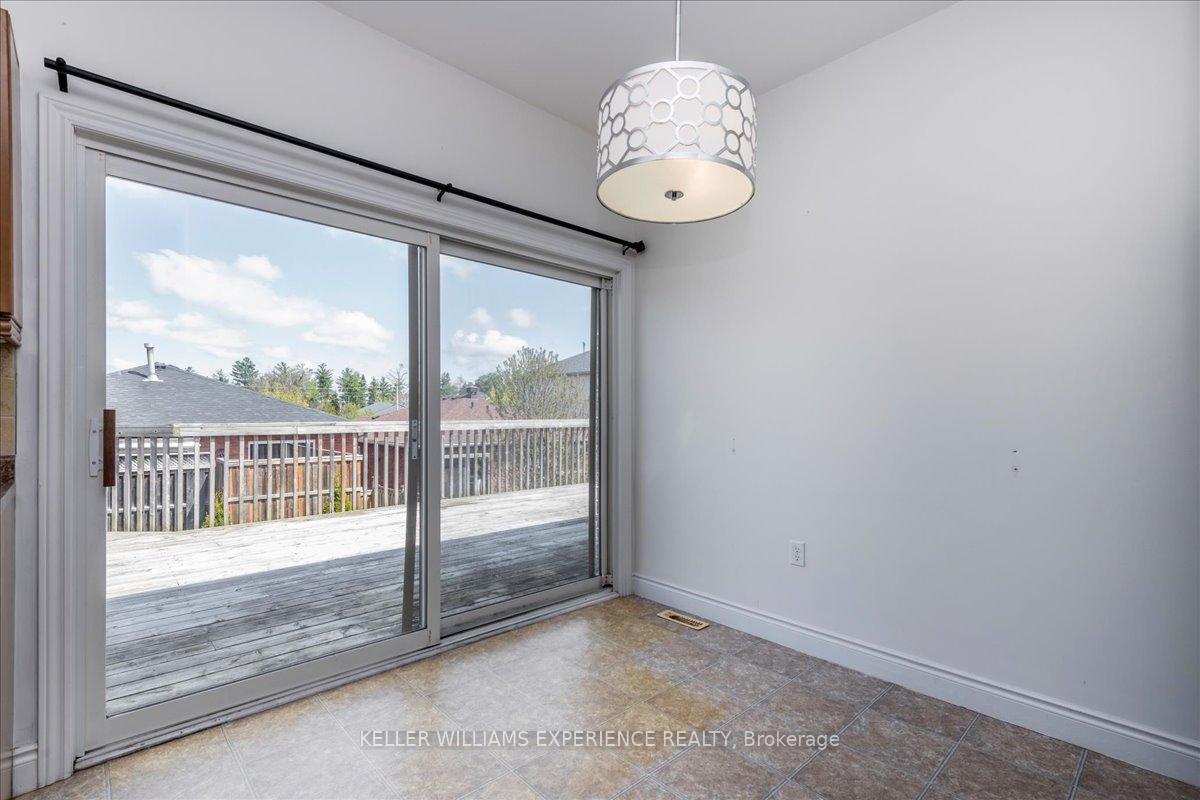 Photo 12 of 33 Primrose Crescent, Barrie, Ardagh — HOMEH