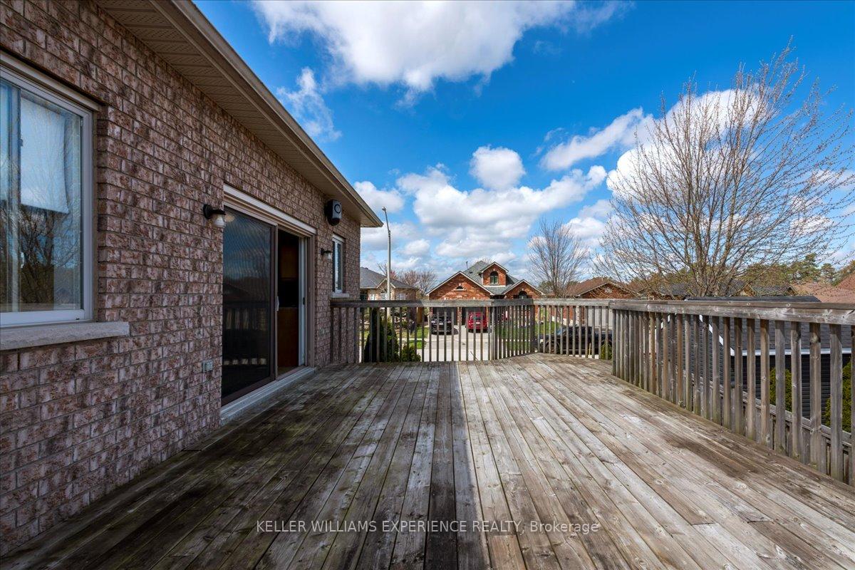 Photo 14 of 33 Primrose Crescent, Barrie, Ardagh — HOMEH