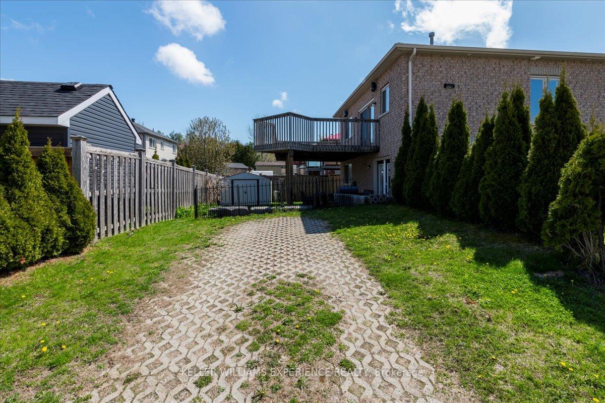Photo 25 of 33 Primrose Crescent, Barrie, Ardagh — HOMEH