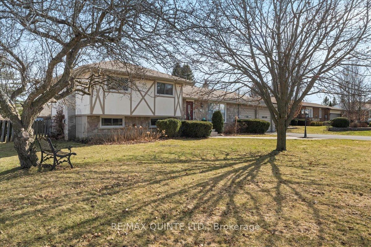 Photo 3 of 48 Maitland Drive, Belleville, Thurlow Ward — HOMEH