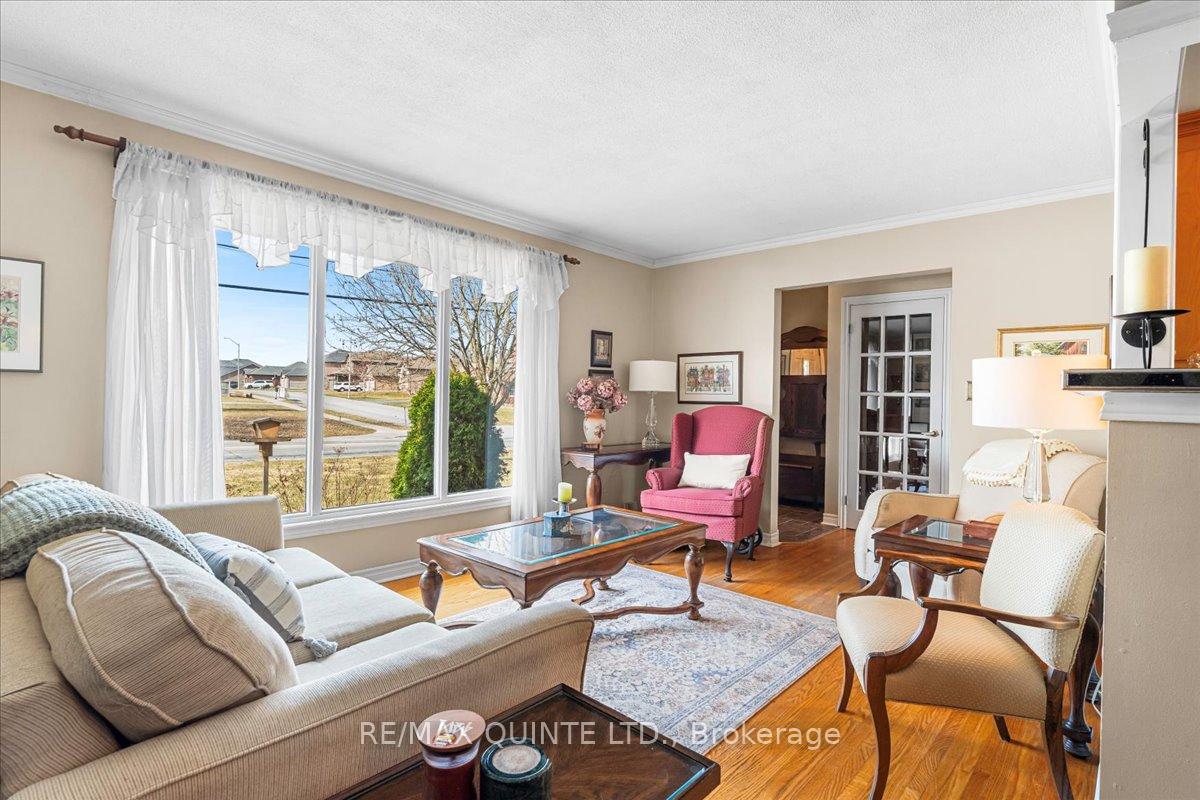 Photo 9 of 48 Maitland Drive, Belleville, Thurlow Ward — HOMEH