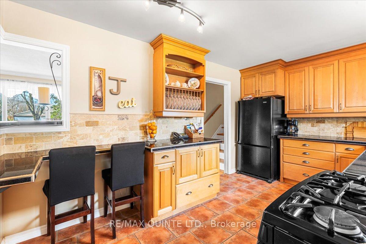 Photo 13 of 48 Maitland Drive, Belleville, Thurlow Ward — HOMEH