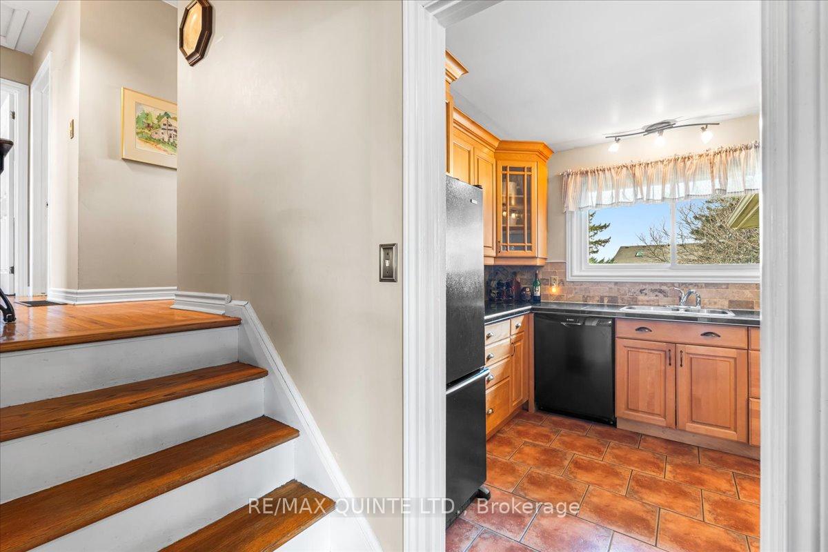 Photo 17 of 48 Maitland Drive, Belleville, Thurlow Ward — HOMEH