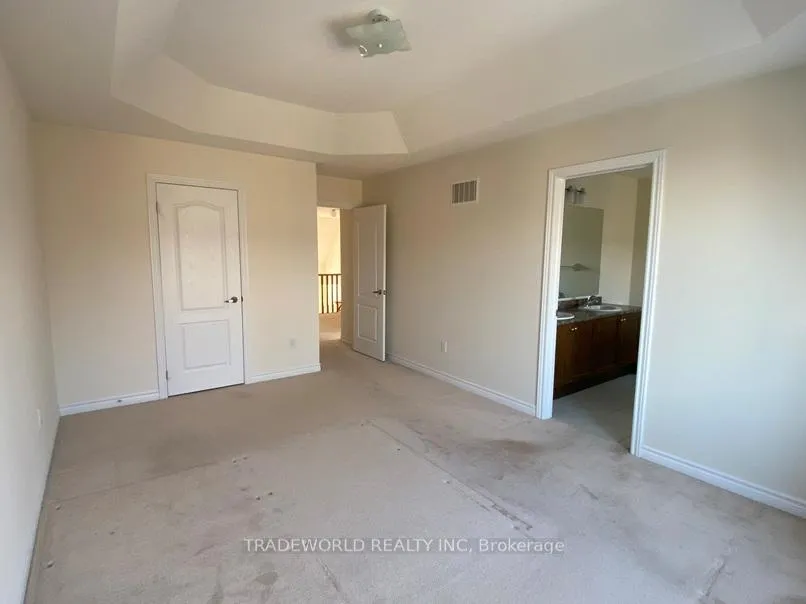 Photo 11 of 16 Living Crescent, Markham, Victoria Square — HOMEH
