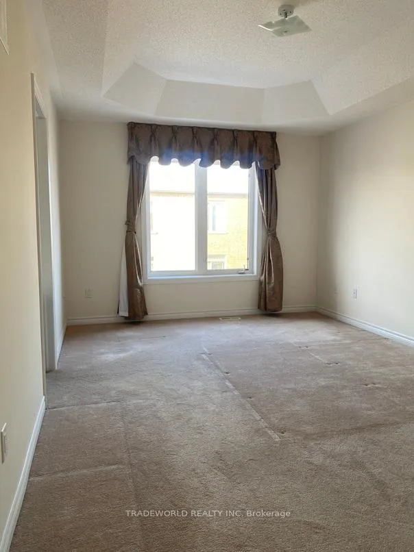 Photo 12 of 16 Living Crescent, Markham, Victoria Square — HOMEH